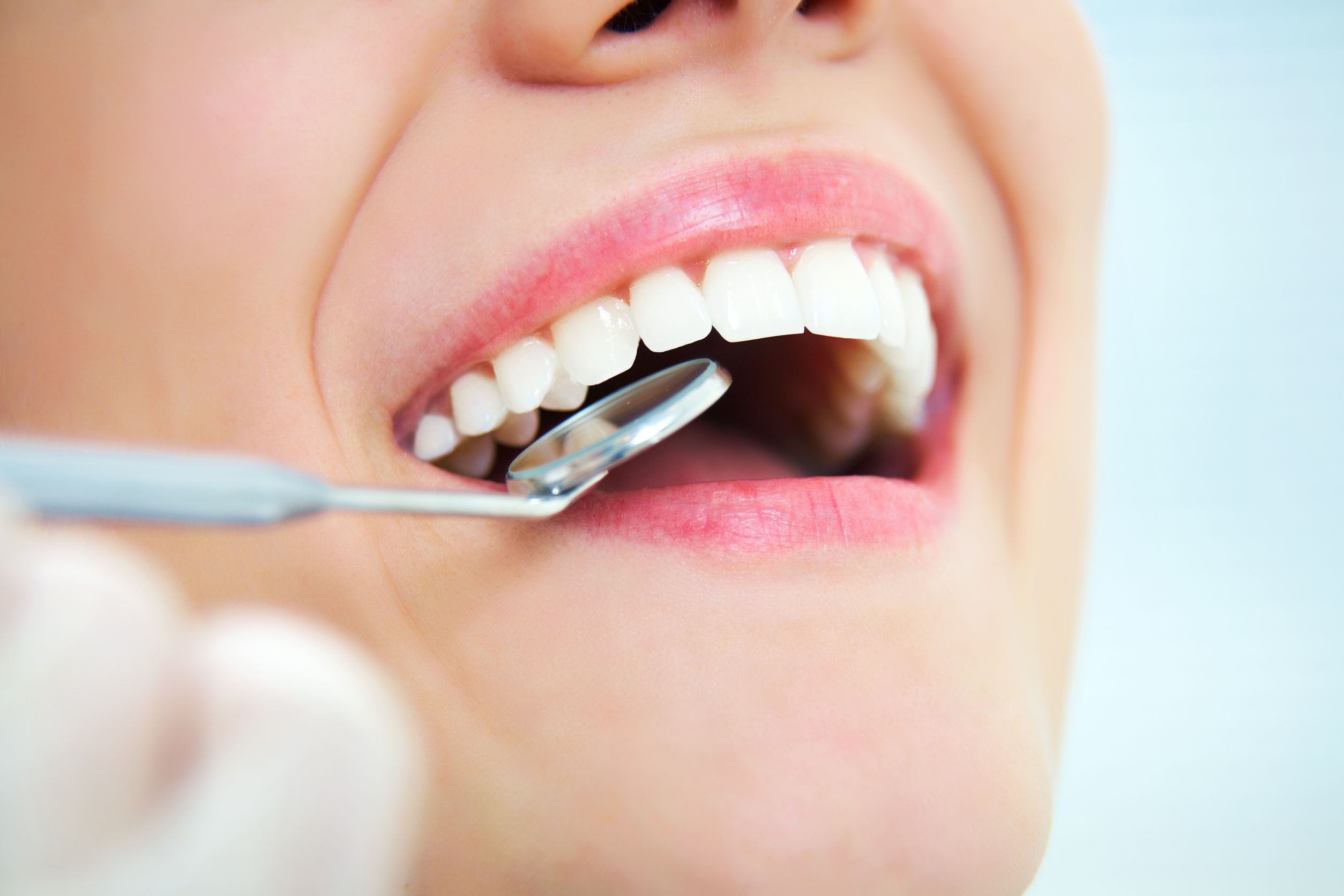 3 Ways Your Agoura Hills Dentist Can Restore Any Damage to Your Smile